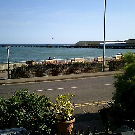 Regency House Bed & Breakfast Walton-on-the-Naze Exterior foto