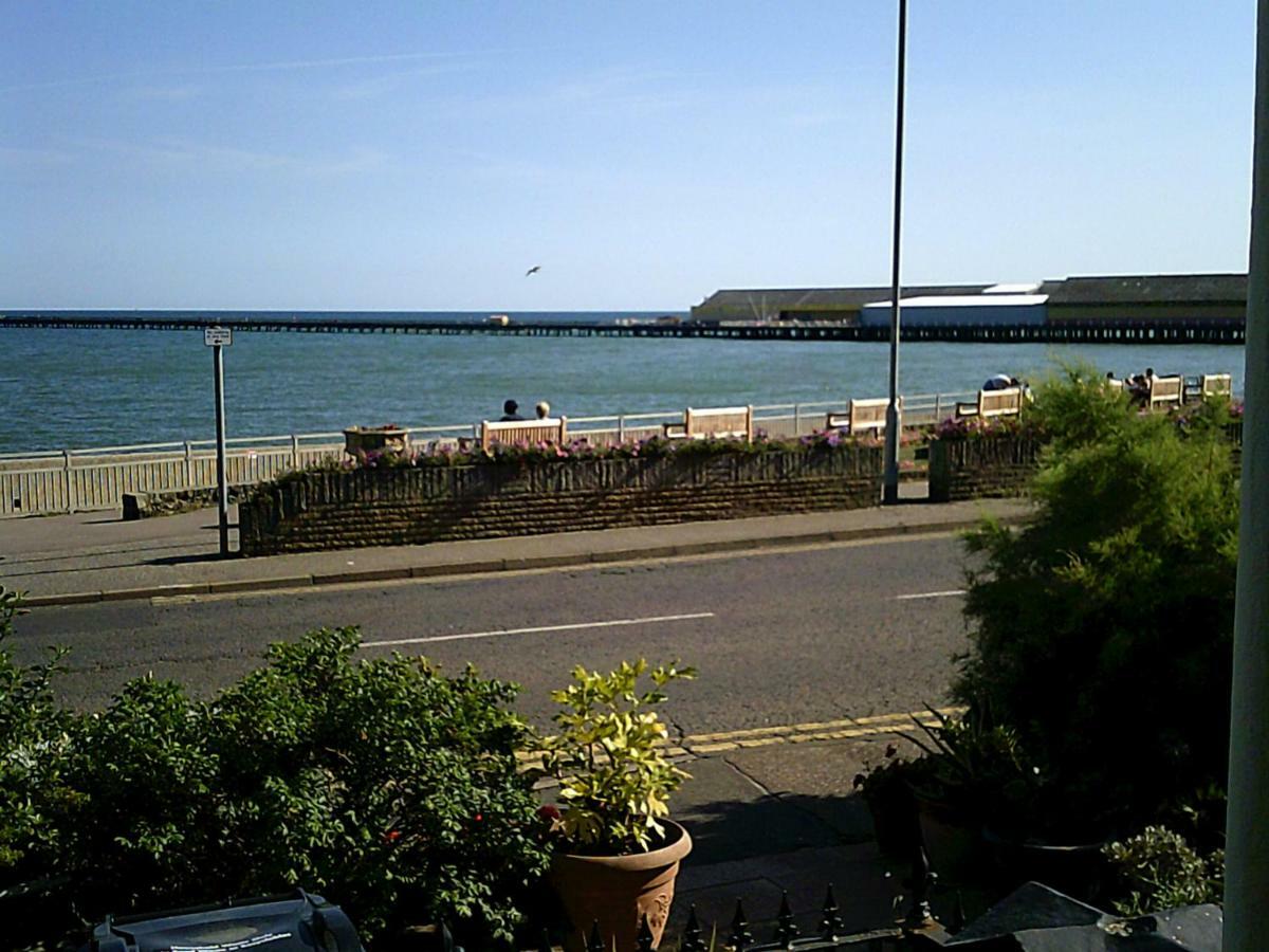 Regency House Bed & Breakfast Walton-on-the-Naze Exterior foto